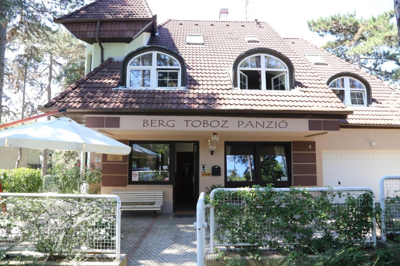 Berg Toboz Panzio Hotel Pecs Ngoại thất bức ảnh