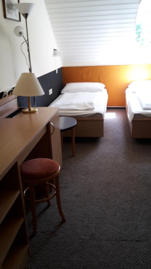 Berg Toboz Panzio Hotel Pecs Ngoại thất bức ảnh